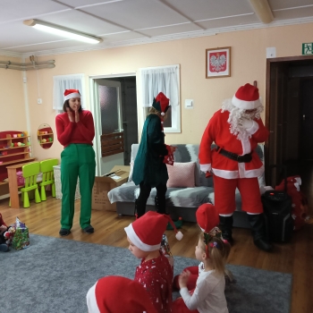 Mikołaj i elf Wesołek u Zajączków